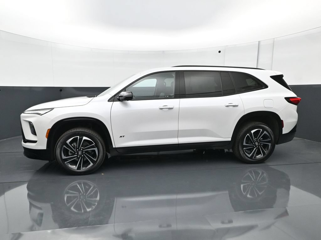 Used 2025 Buick Enclave Sport Touring w/ Power Package AWD/4WD image 3