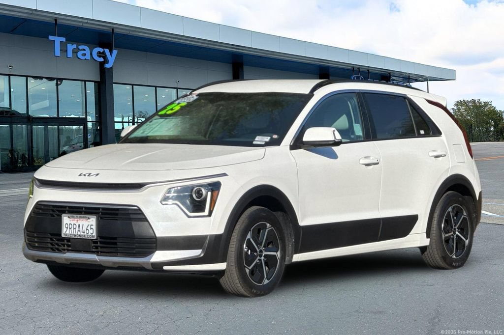 Used 2025 Kia Niro EX FWD image 14
