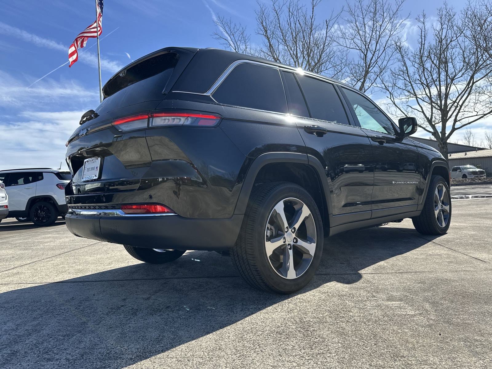 New 2024 Jeep Grand Cherokee Limited 4xe w/ Luxury Tech Group II AWD/4WD image 7