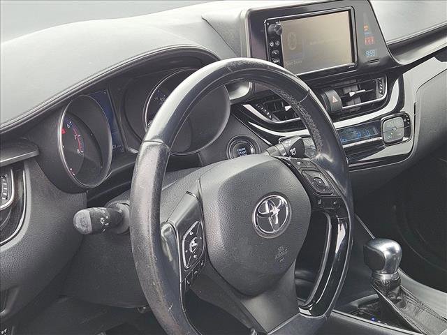 Used 2018 Toyota C-HR XLE FWD image 8