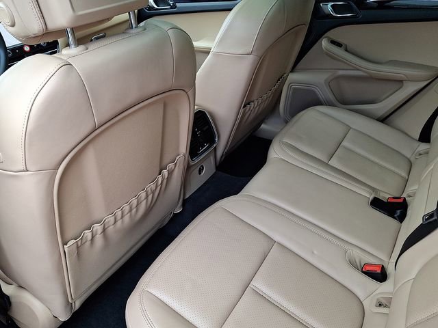 Certified 2023 Porsche Macan Turbo image 16