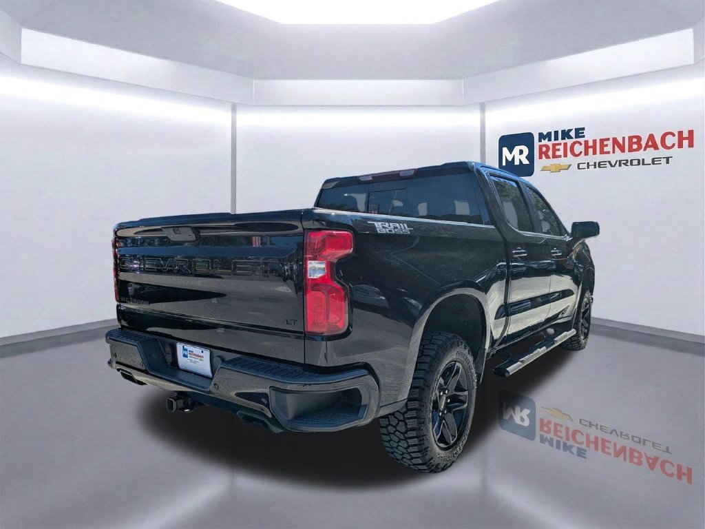 Used 2021 Chevrolet Silverado 1500 LT Trail Boss w/ Convenience Package II AWD/4WD image 4