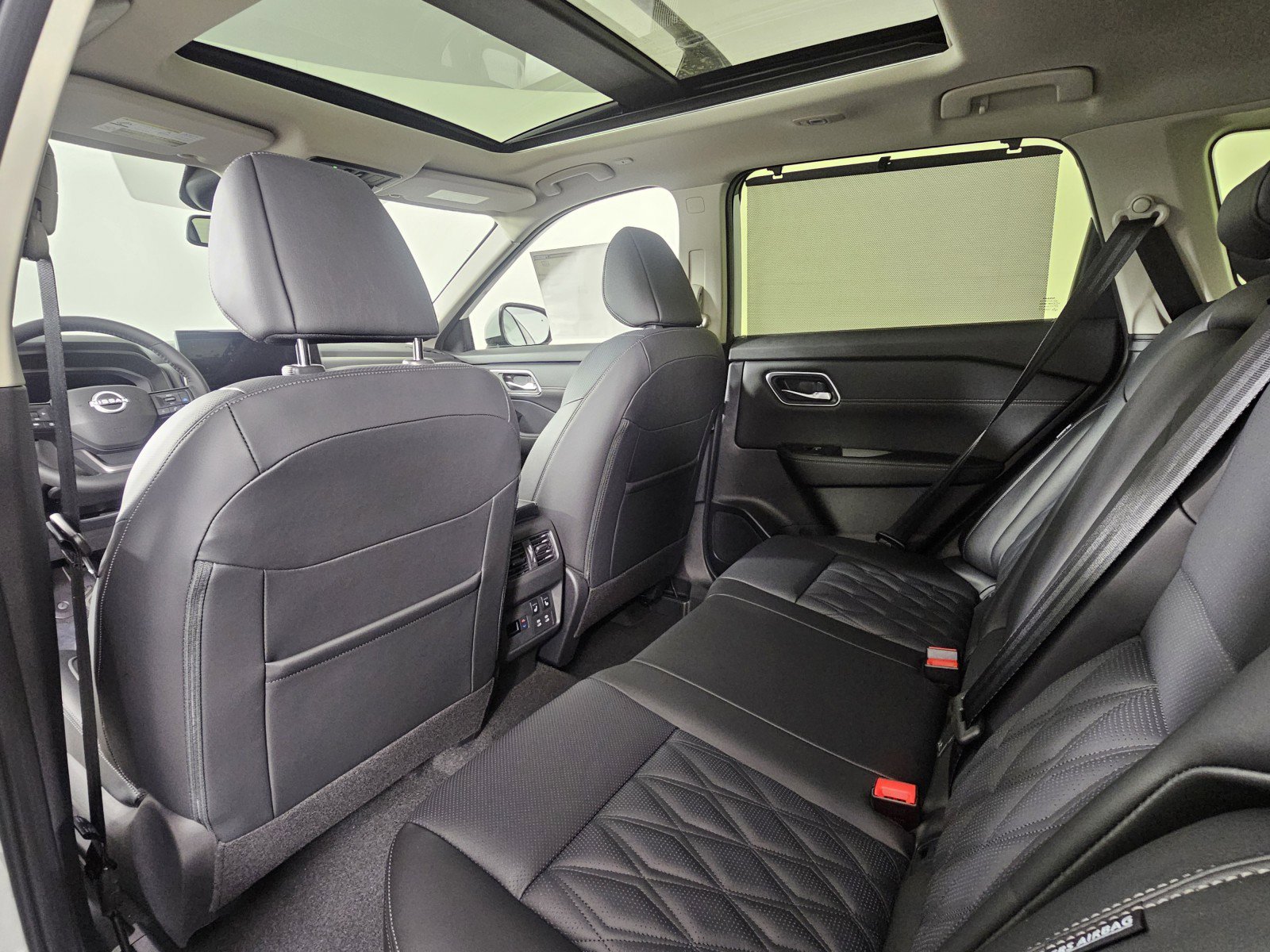 New 2026 Nissan Rogue Platinum image 22