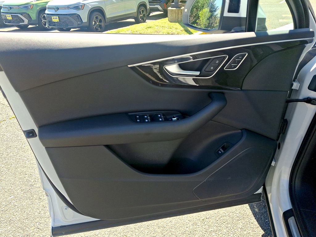 Used 2023 Audi Q7 3.0T Premium w/ Convenience Package image 13