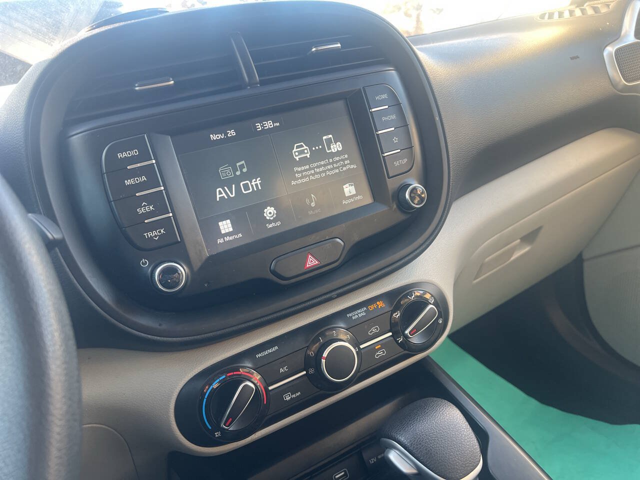 Used 2020 Kia Soul LX FWD image 14