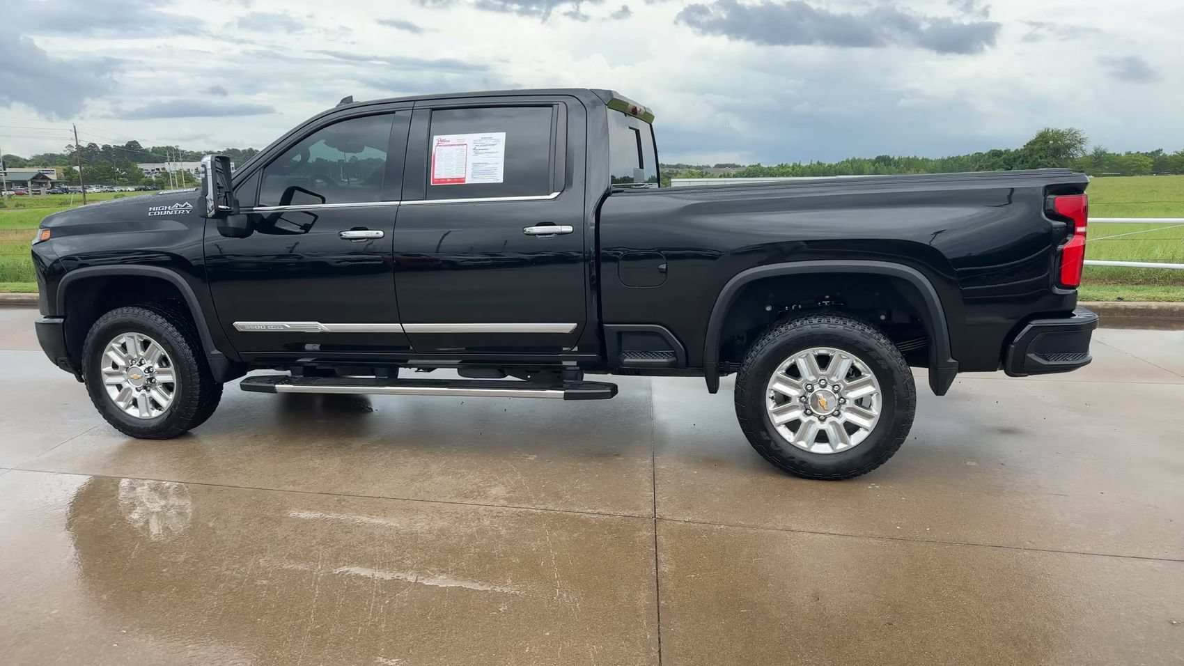 Used 2025 Chevrolet Silverado 3500 High Country w/ Technology Package AWD/4WD image 5