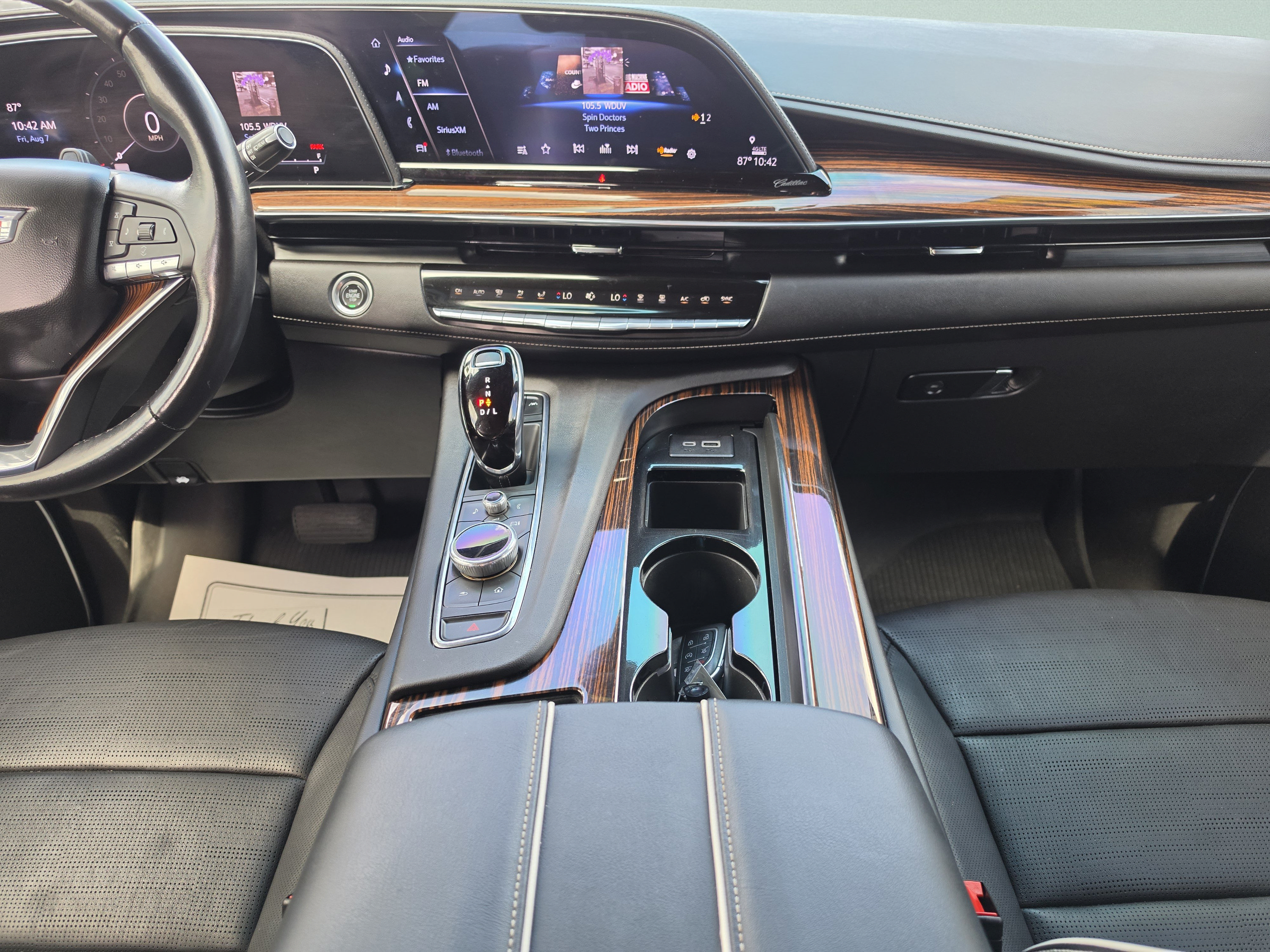Used 2023 Cadillac Escalade ESV Premium Luxury w/ Performance Package AWD/4WD image 18