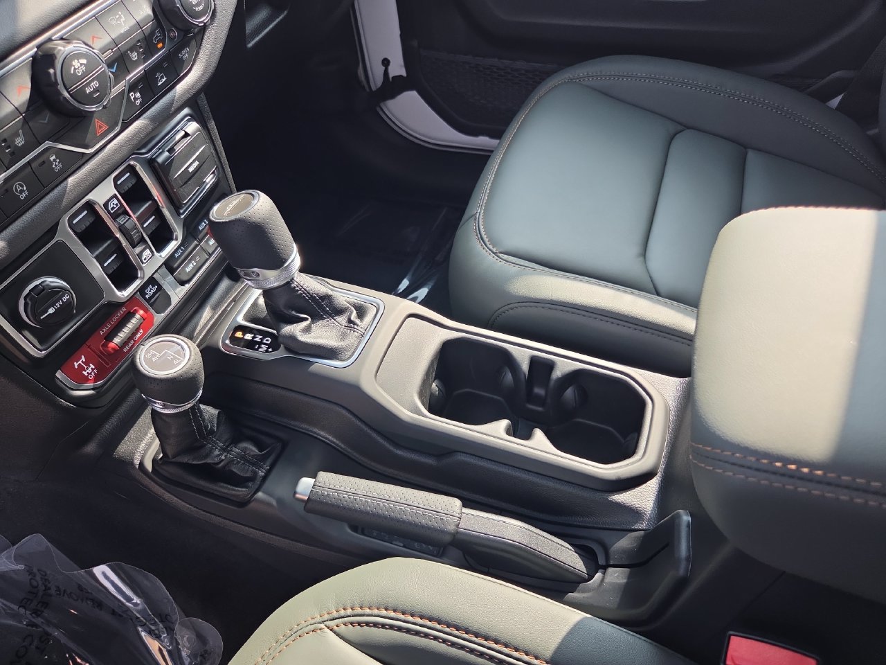 New 2026 Jeep Gladiator Mojave AWD/4WD image 31