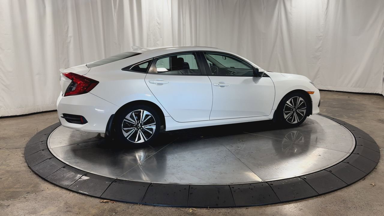 Used 2016 Honda Civic EX-T image 2