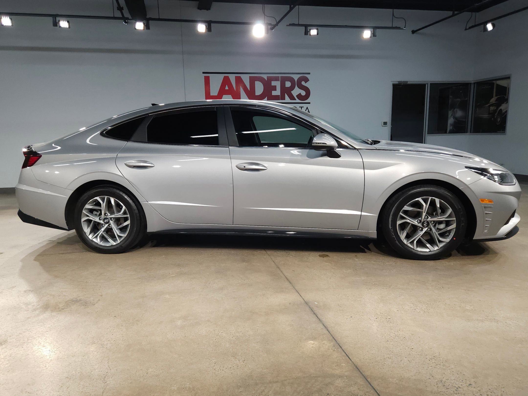 Used 2023 Hyundai Sonata SEL w/ Cargo Package image 8