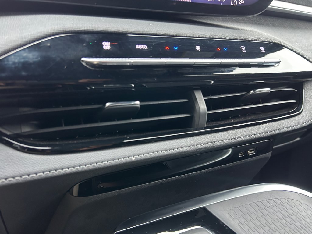 Used 2025 Buick Enclave Preferred AWD/4WD image 48