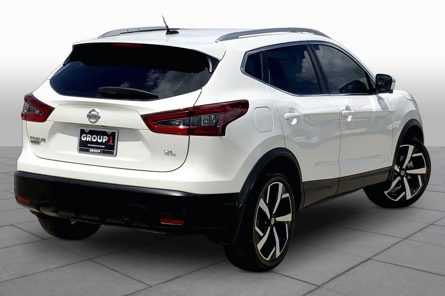 Used 2022 Nissan Rogue Sport SL w/ Premium Package FWD image 13