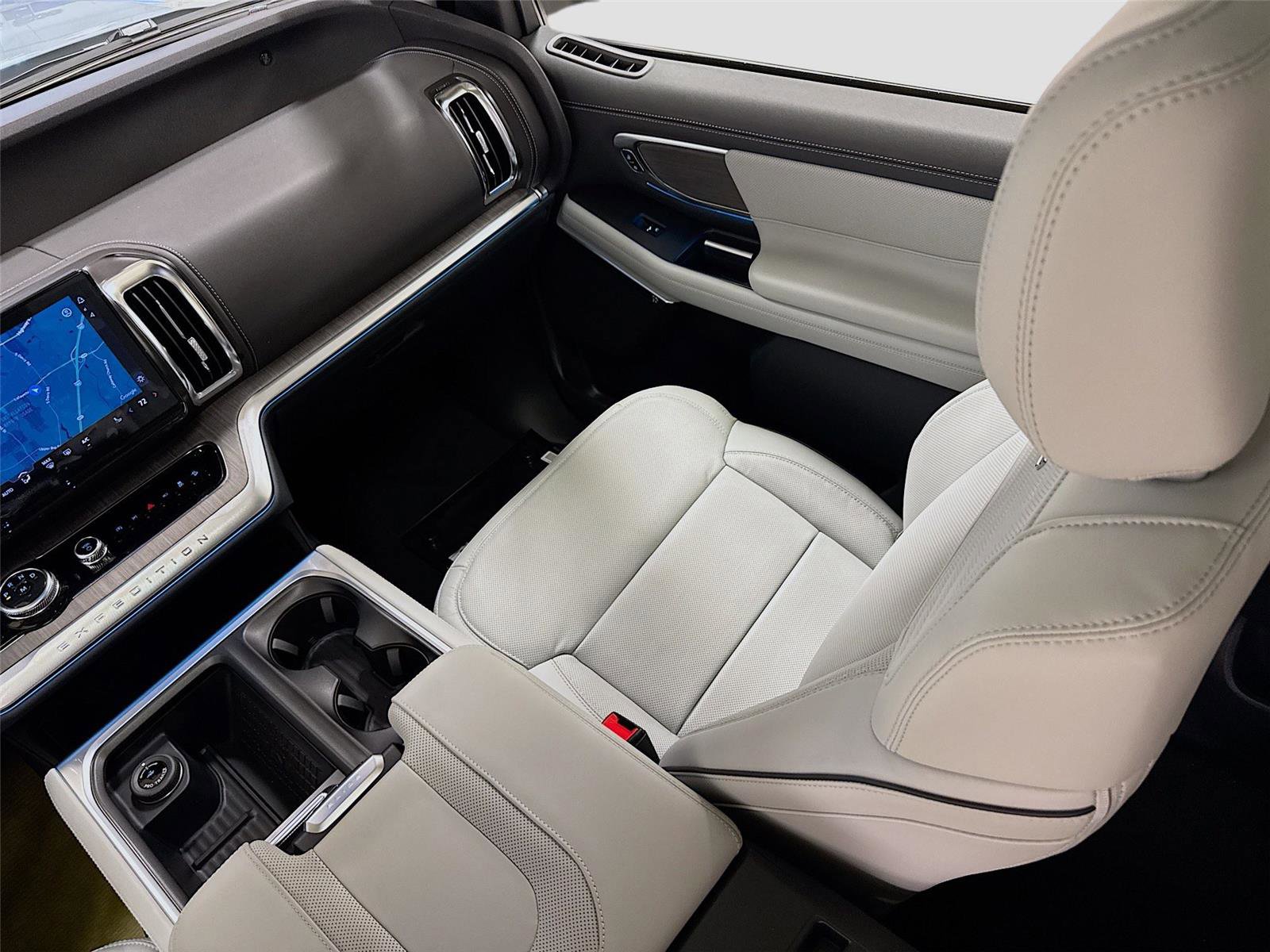 New 2025 Ford Expedition Platinum w/ Platinum Ultimate Package image 24