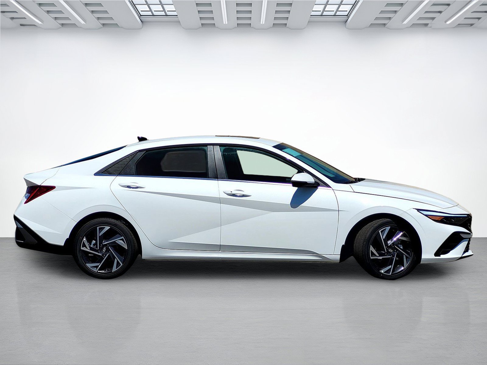 New 2026 Hyundai Elantra Limited FWD image 3