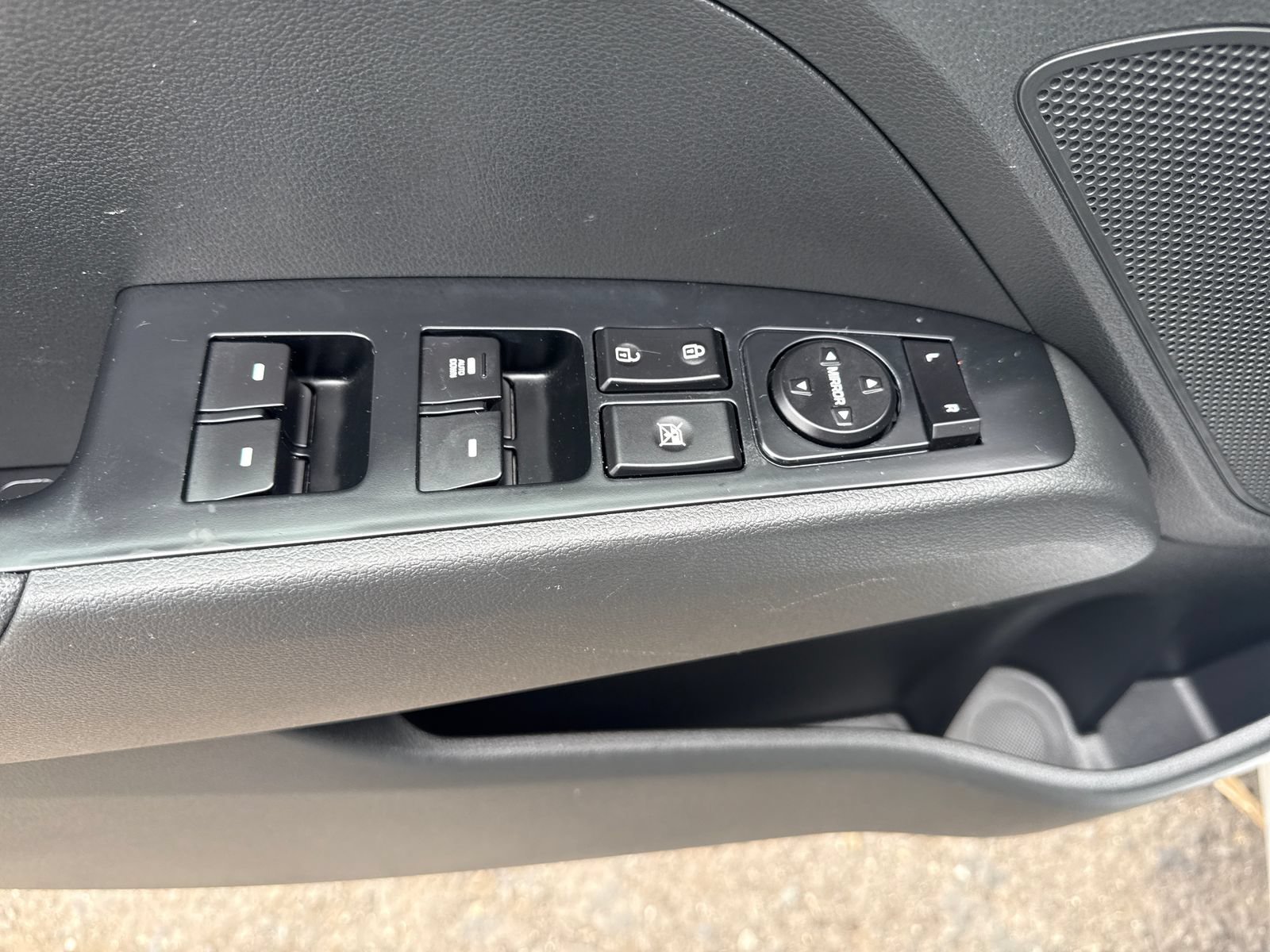 Used 2020 Hyundai Elantra SE w/ Cargo Package (C1) FWD image 11