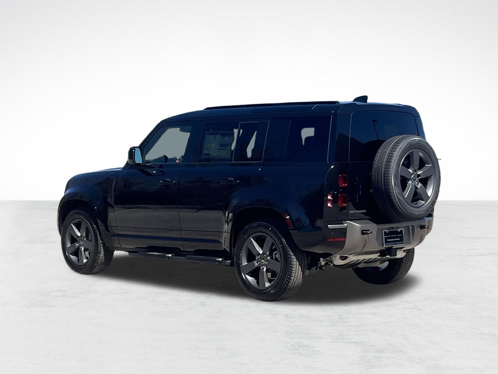 Used 2025 Land Rover Defender 110 X-Dynamic SE image 3