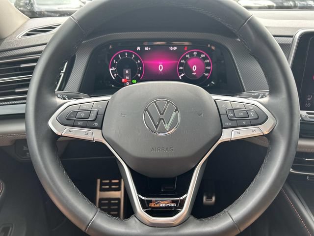 Used 2024 Volkswagen Atlas Peak Edition SE AWD/4WD image 33