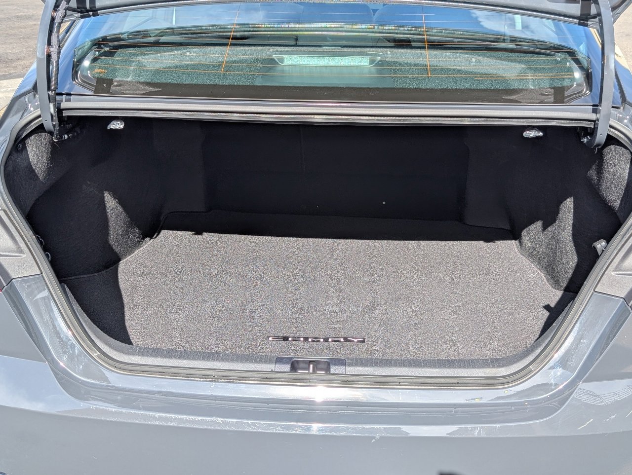 Used 2026 Toyota Camry XLE FWD image 9