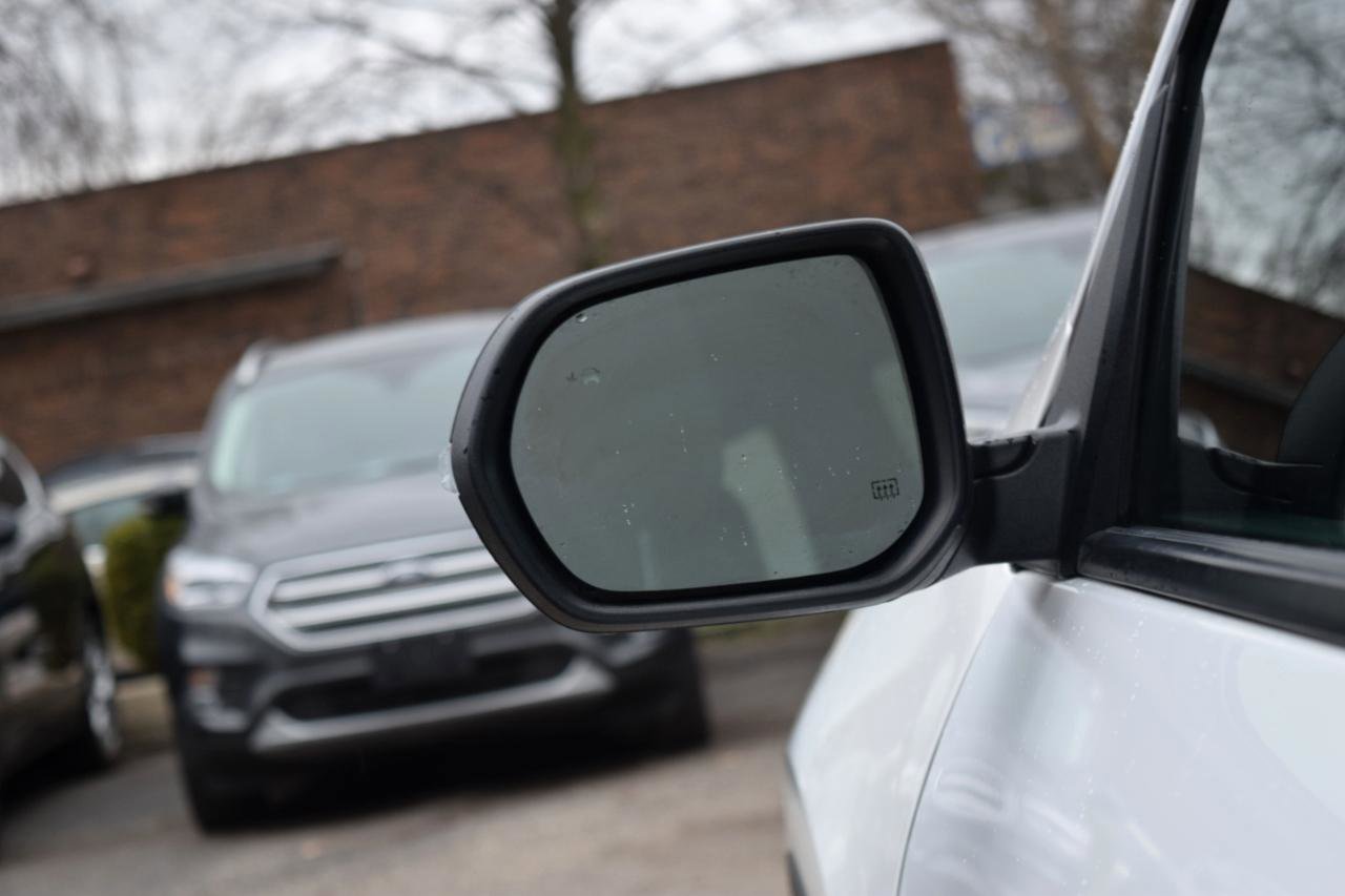 Used 2025 GMC Acadia Elevation w/ Elevation Premium Package image 16