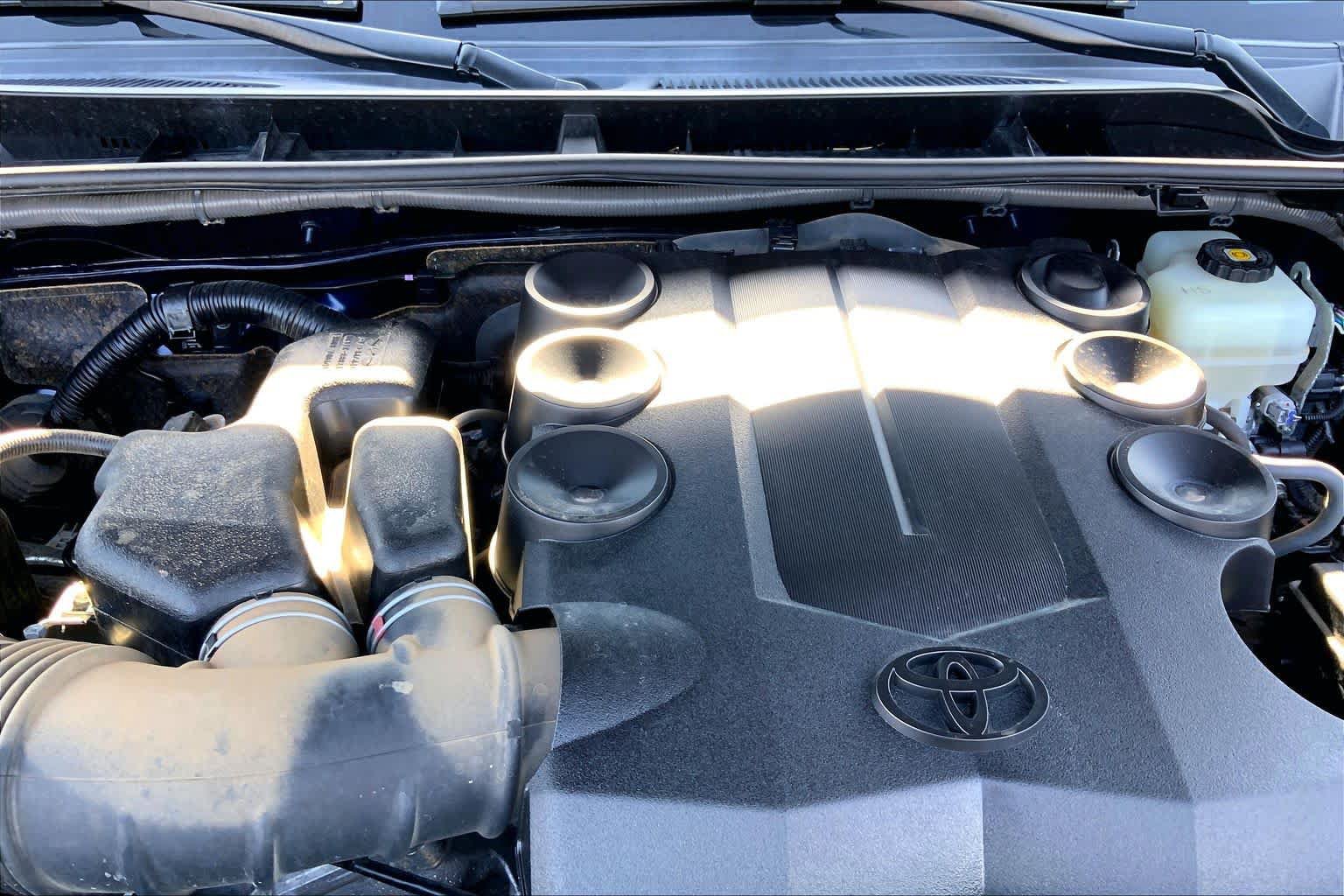 Used 2019 Toyota 4Runner TRD Off-Road Premium AWD/4WD image 32