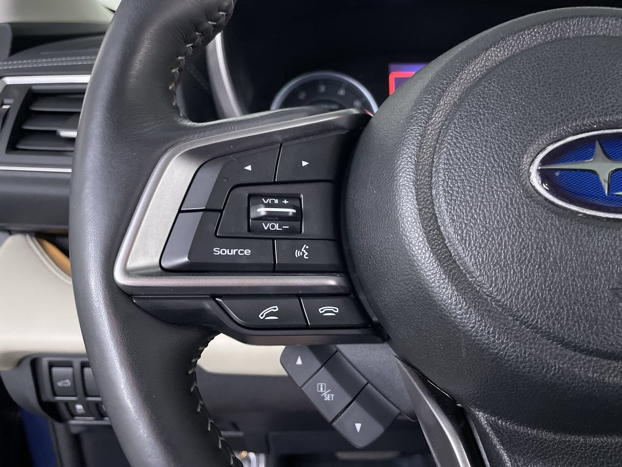Used 2019 Subaru Ascent Touring AWD/4WD image 28