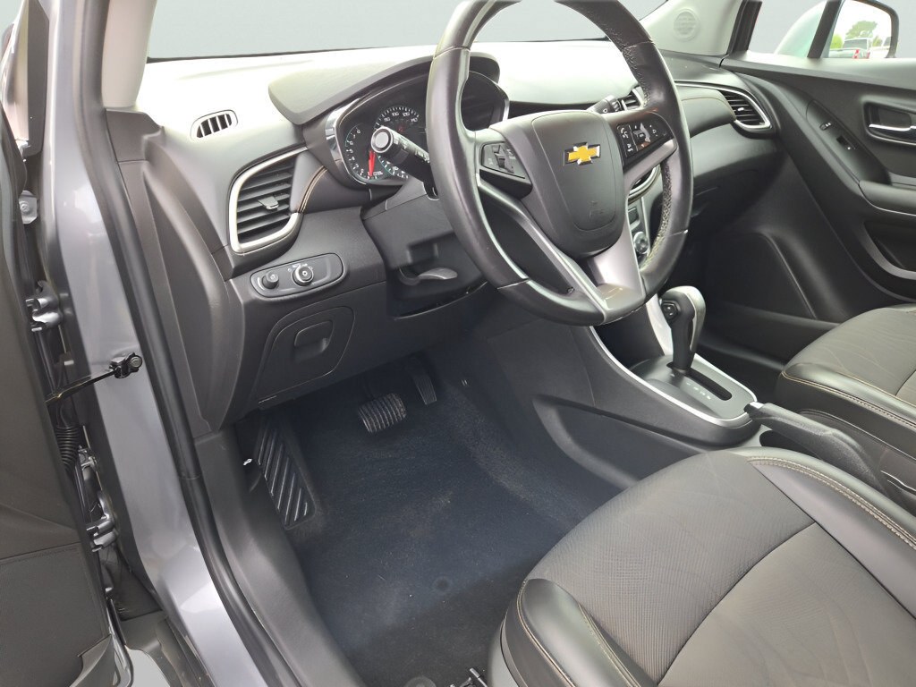 Certified 2019 Chevrolet Trax LT w/ LT Convenience Package FWD image 26