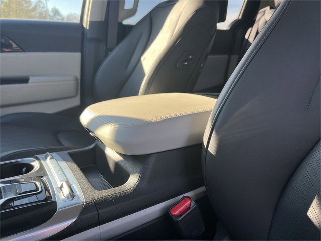 Certified 2023 Kia Carnival SX image 21