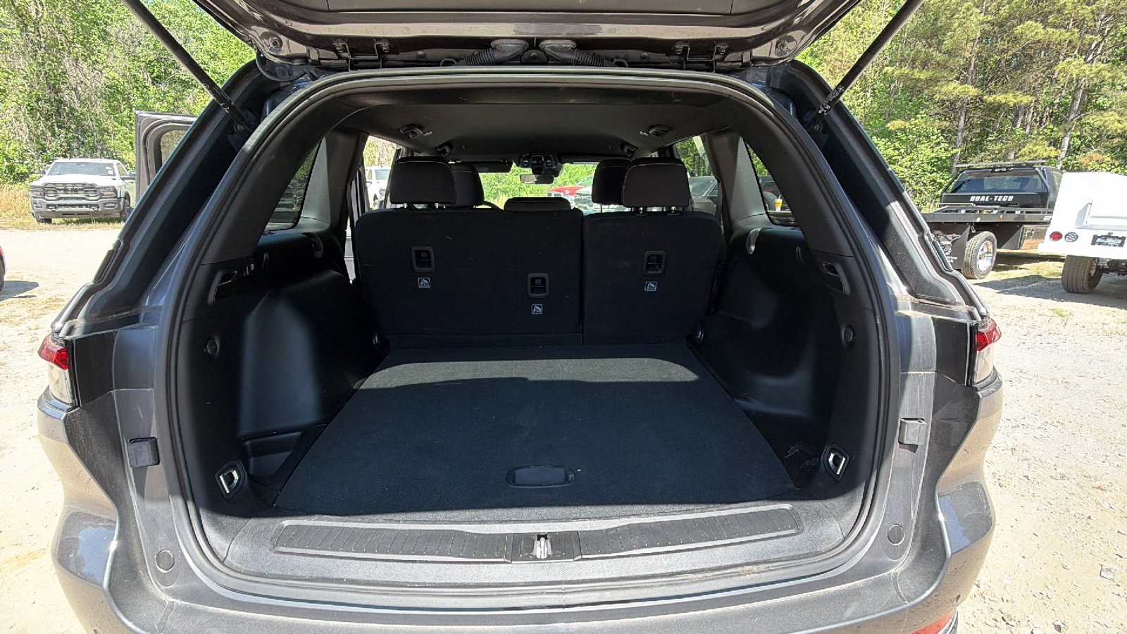 Certified 2025 Jeep Grand Cherokee Laredo image 13