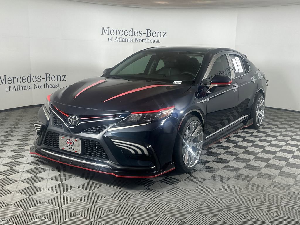 Used 2021 Toyota Camry SE FWD image 3