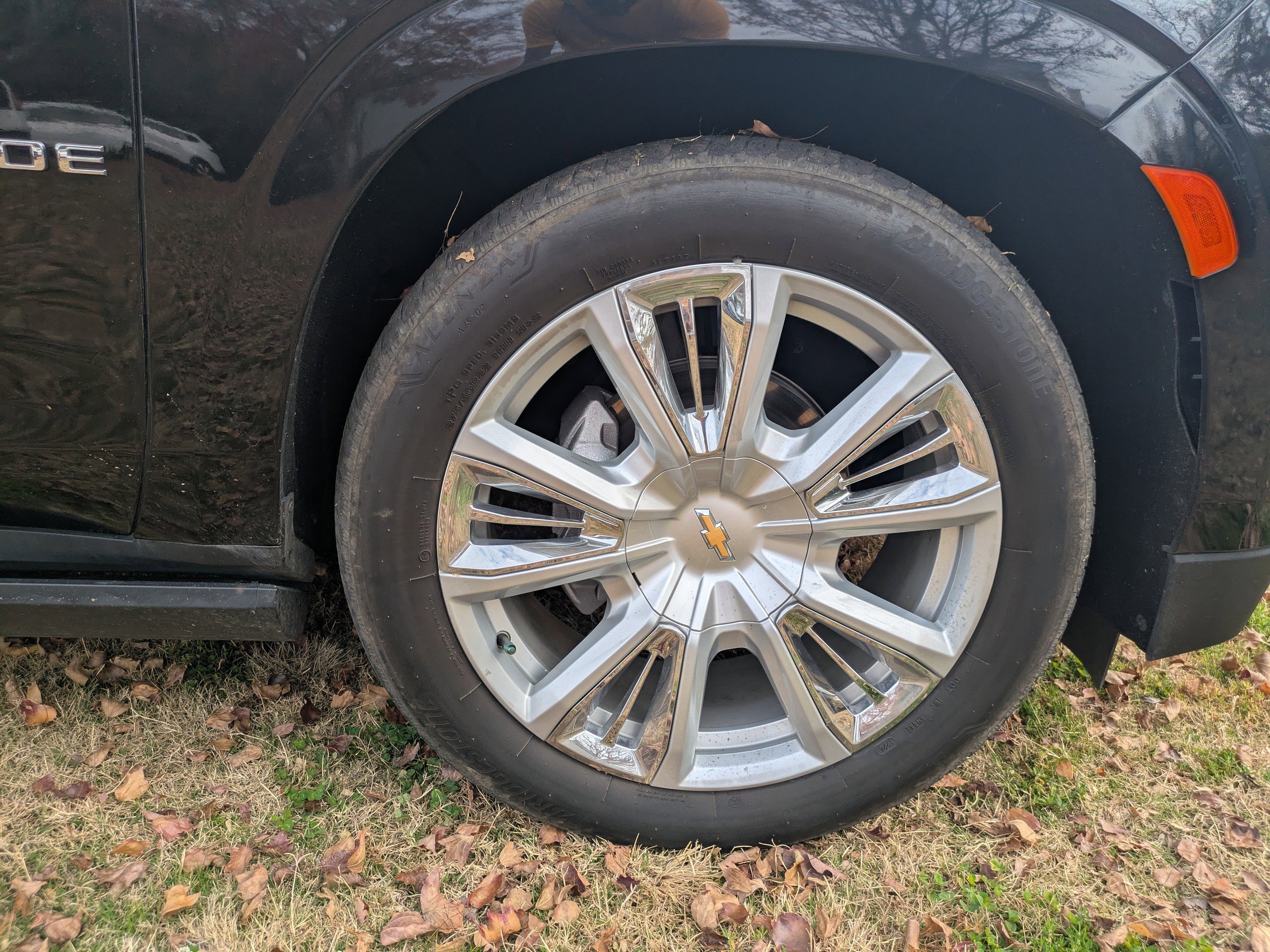 Used 2024 Chevrolet Tahoe High Country image 11