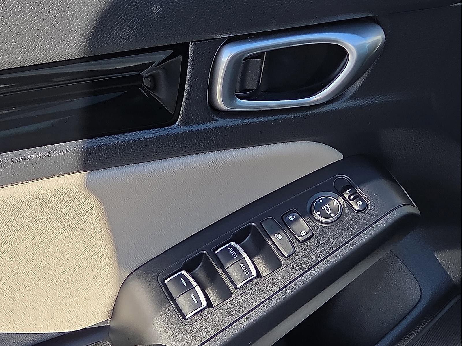 Used 2023 Honda Civic EX-L image 13