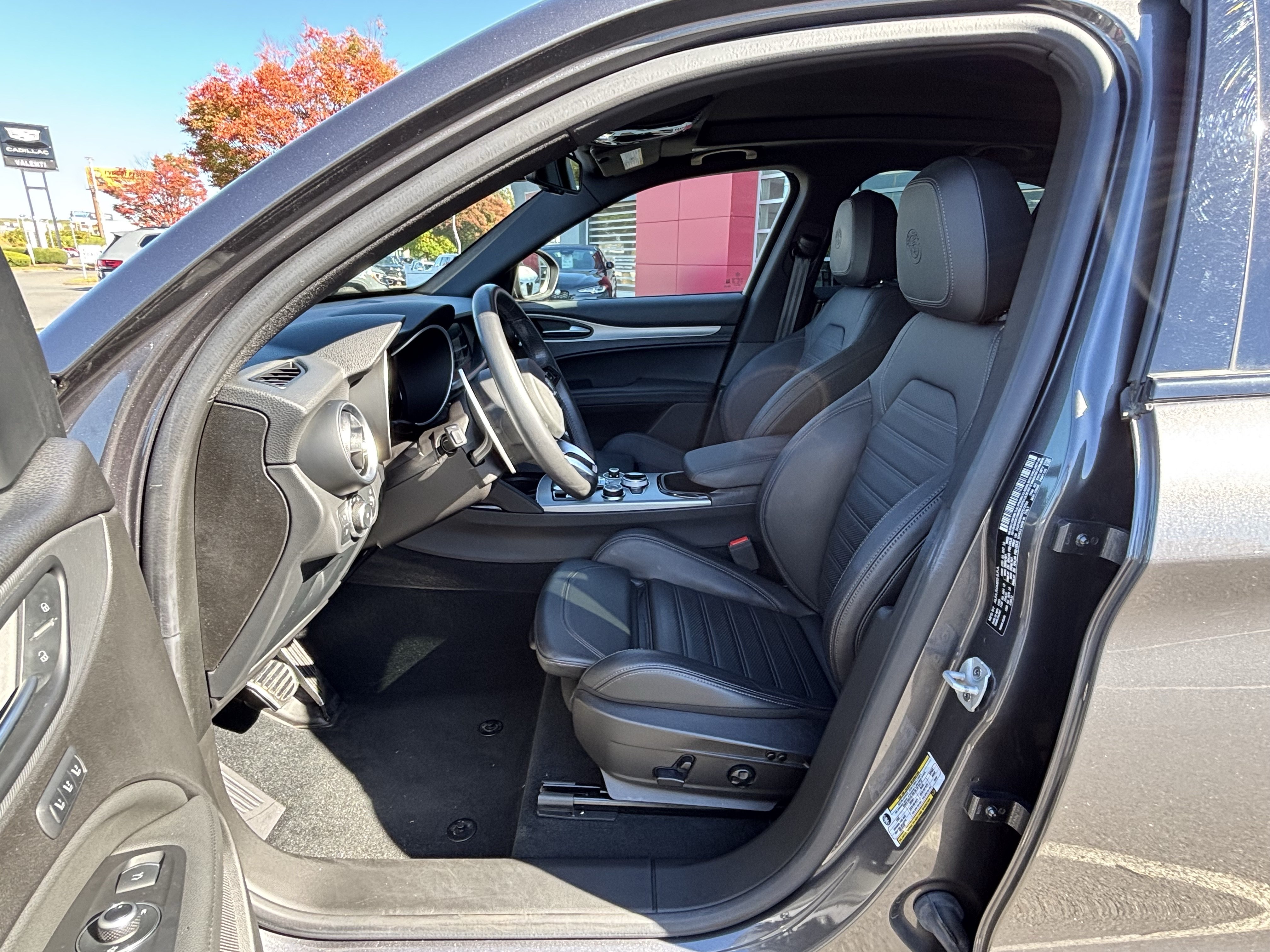 Certified 2024 Alfa Romeo Stelvio Veloce AWD/4WD image 29