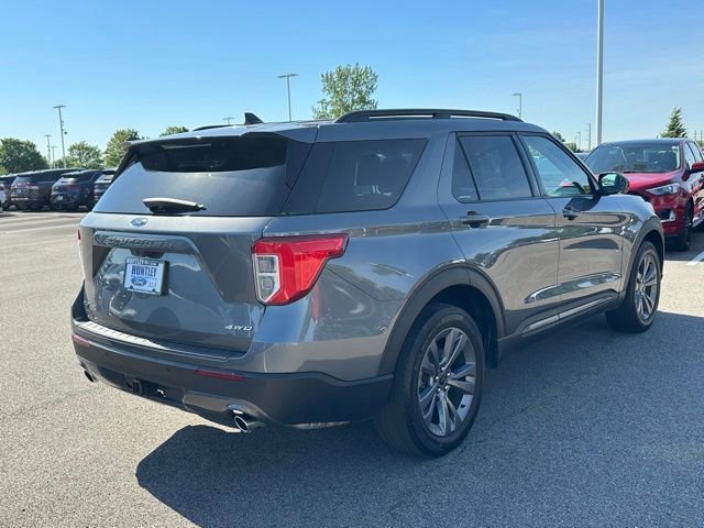 Used 2024 Ford Explorer XLT w/ Equipment Group 202A AWD/4WD image 4