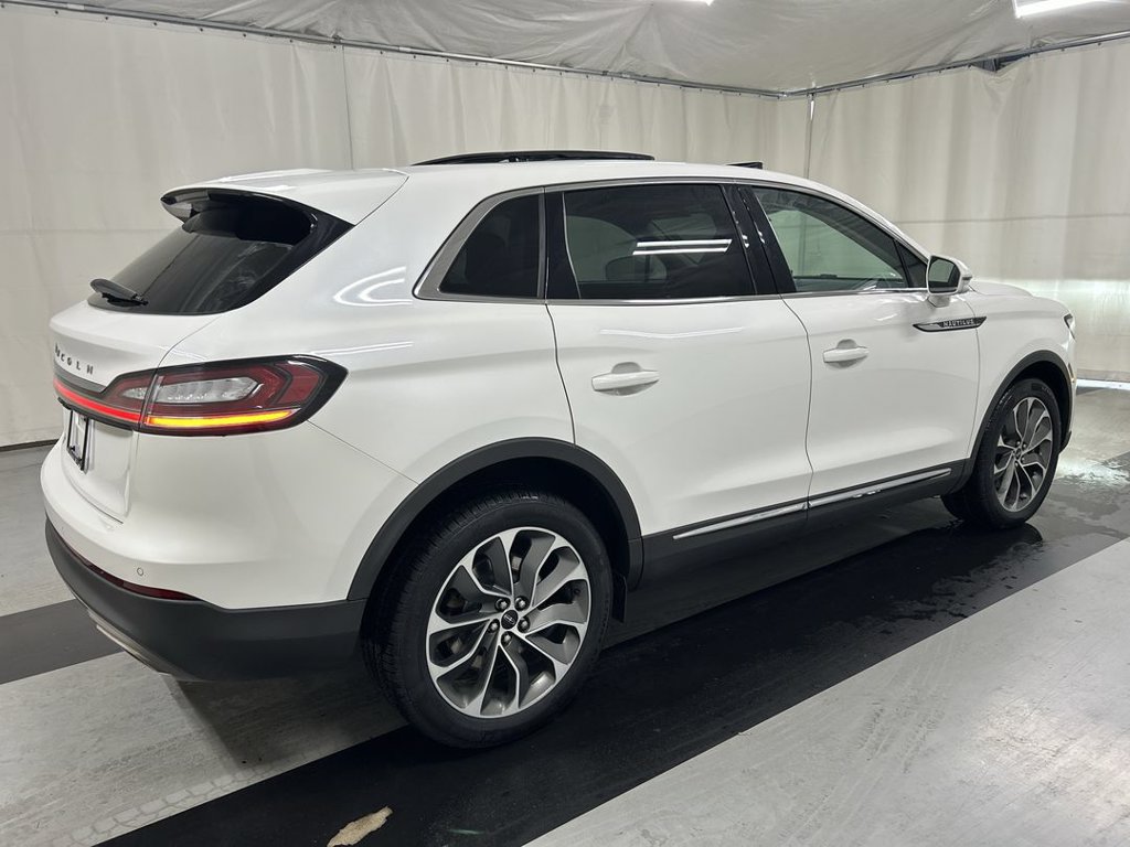 Used 2023 Lincoln Nautilus Reserve AWD/4WD image 2