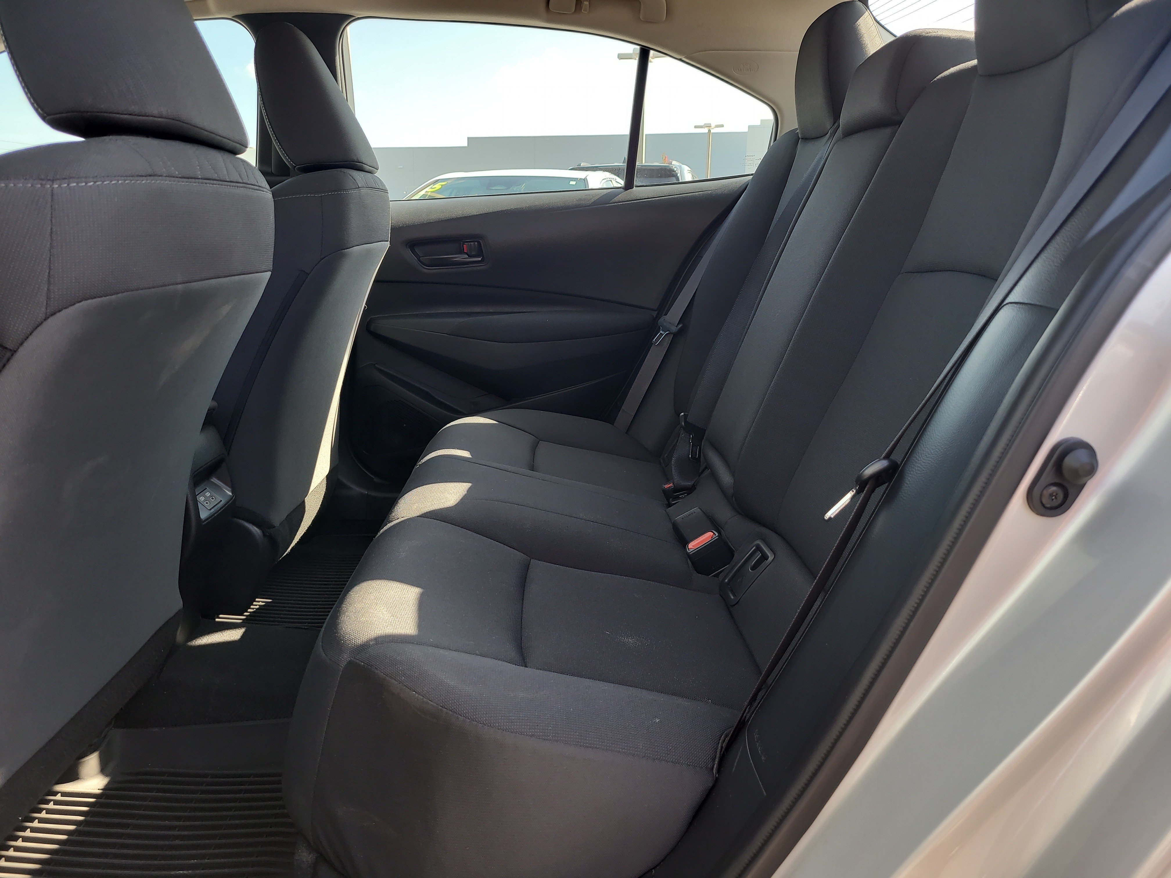 Used 2025 Toyota Corolla LE FWD image 11