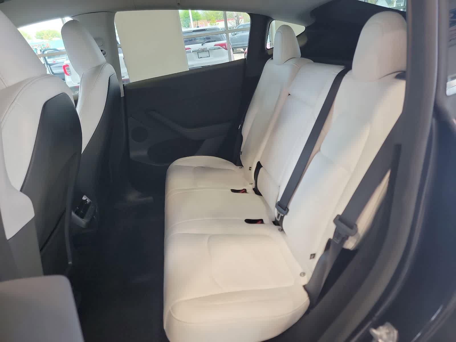 Used 2025 Tesla Model Y Long Range AWD/4WD image 28