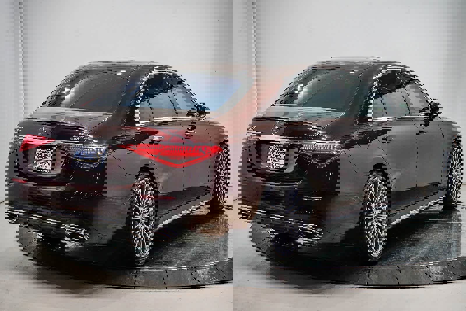 Used 2021 Mercedes-Benz S 580 4MATIC Sedan image 4