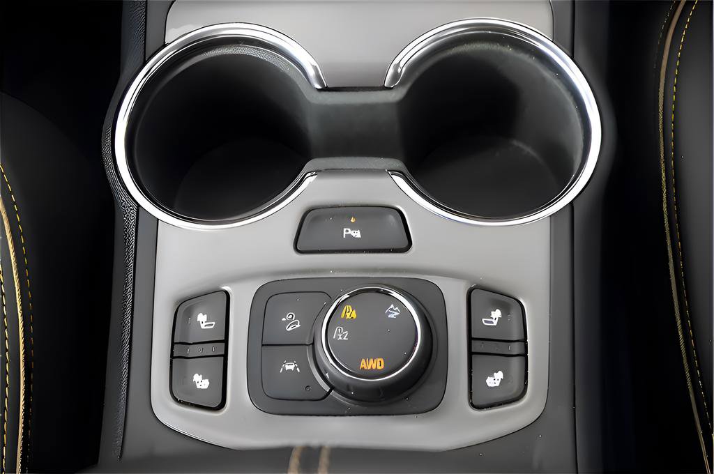 Used 2024 GMC Terrain AT4 w/ Tech Package image 22