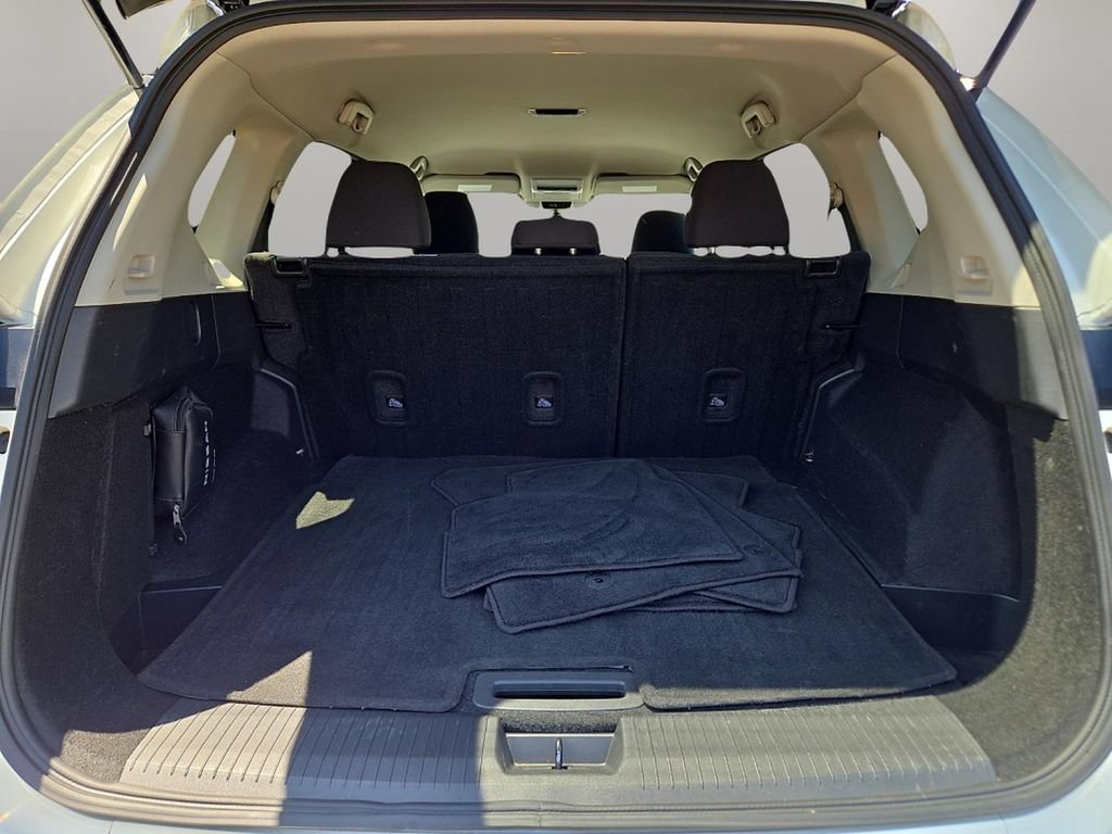 Used 2024 Nissan Rogue S AWD/4WD image 23