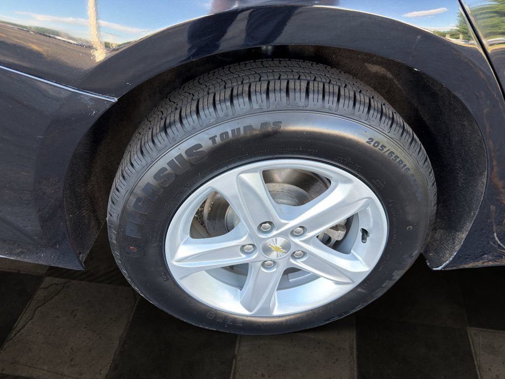 Certified 2020 Chevrolet Malibu LS FWD image 12