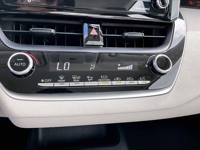 Used 2021 Toyota Corolla LE FWD image 24
