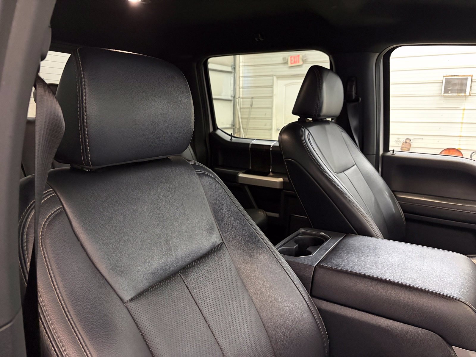 Used 2022 Ford F350 Lariat w/ Lariat Ultimate Package AWD/4WD image 26