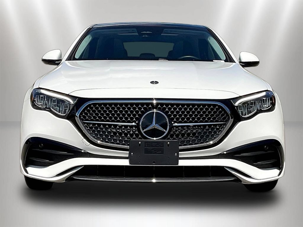 Used 2025 Mercedes-Benz E 350 4MATIC Sedan image 2