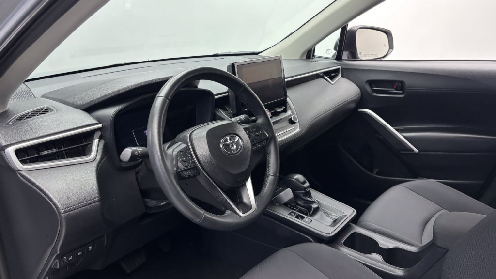 Certified 2026 Toyota Corolla Cross LE FWD image 14