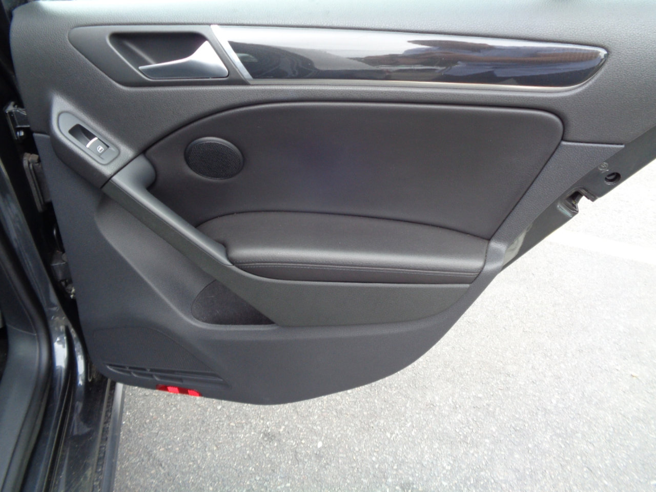 Used 2011 Volkswagen GTI Autobahn image 28