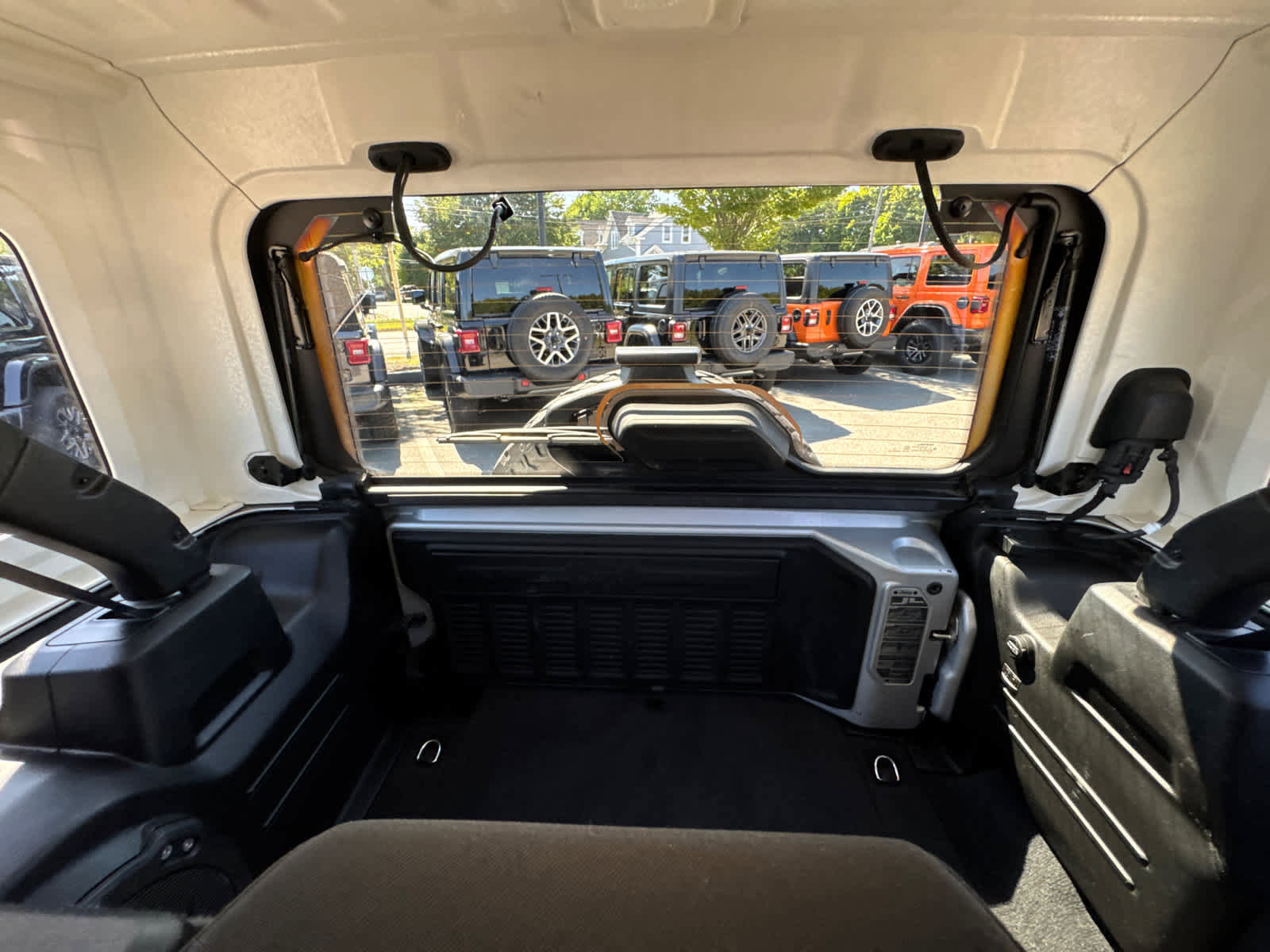 Used 2023 Jeep Wrangler Unlimited image 35