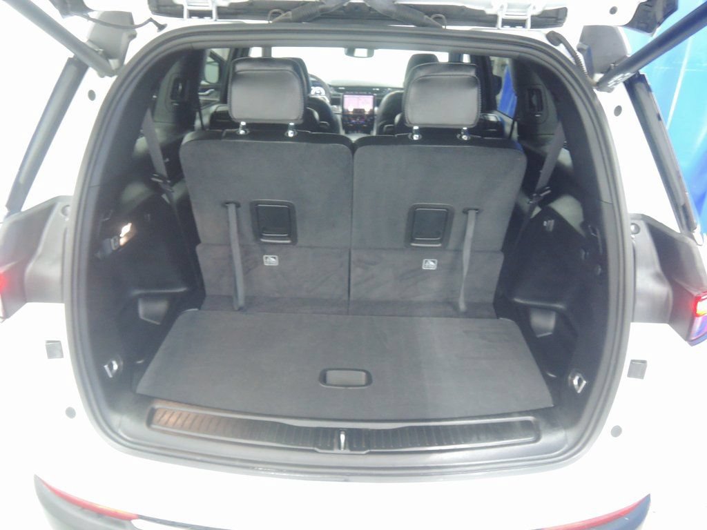 Used 2024 Jeep Grand Cherokee L Limited AWD/4WD image 28