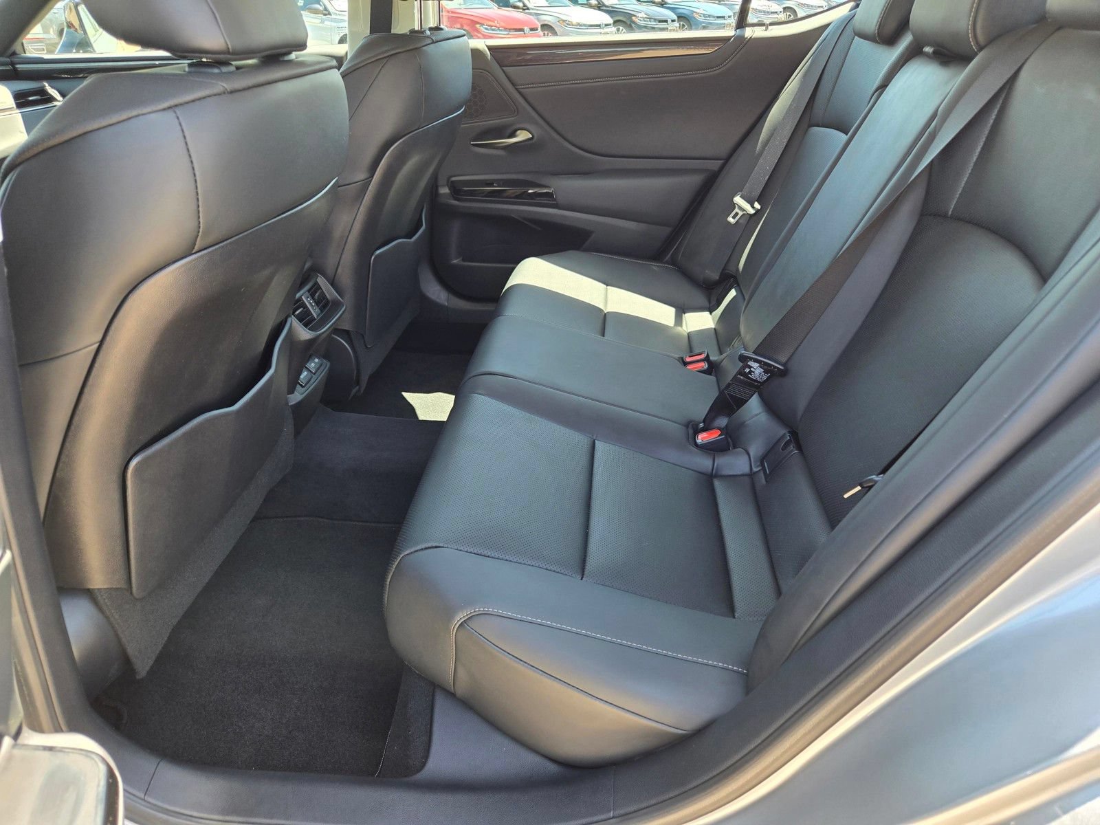 Used 2024 Lexus ES 350 w/ Accessory Package (Z1) FWD image 10