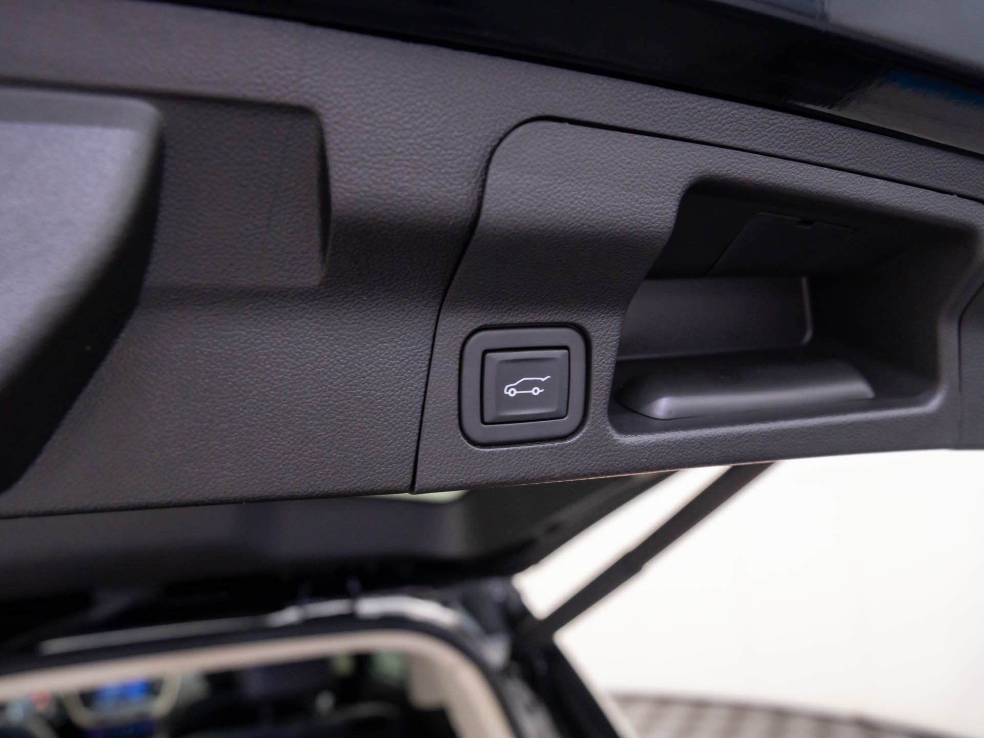 Used 2023 GMC Acadia Denali w/ Black Diamond Edition image 34