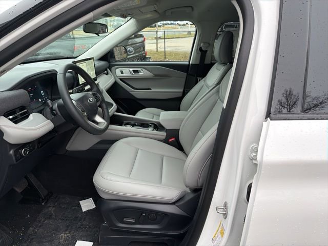 New 2026 Ford Explorer Active w/ Active Comfort Package image 14